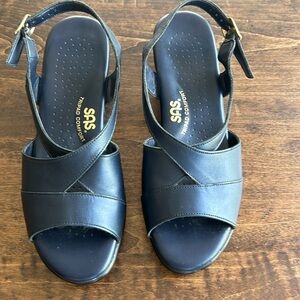 SAS Women's Navy Blue Wedge Strap Sandals Size 7N
